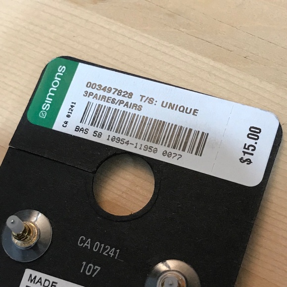 Simons gold curved earrings - Picture 4 of 4